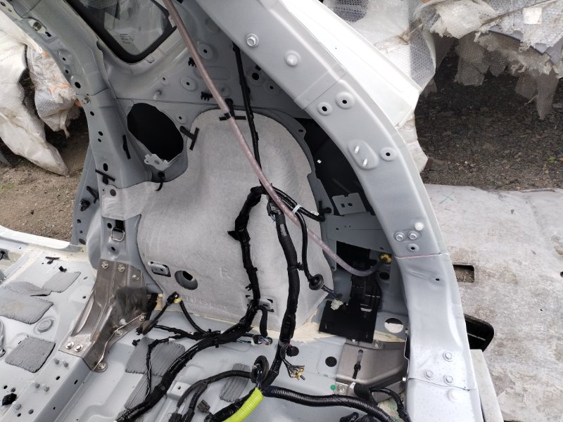 Крыло заднее правое NISSAN X-TRAIL SNT33 KR15DDT