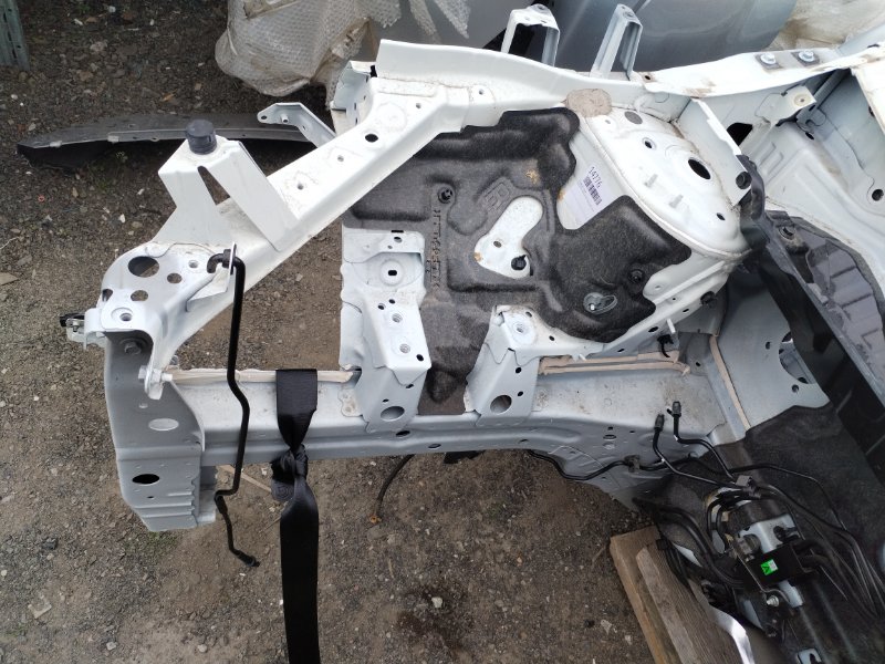 Запчасть лонжерон правый NISSAN X-TRAIL 2024 SNT33 KR15DDT Б/У Лонжерон правый NISSAN X-TRAIL 2024 SNT33 KR15DDT Б/У