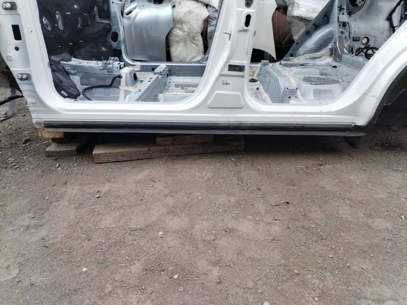 Запчасть порог кузова левый NISSAN X-TRAIL 2024 SNT33 KR15DDT Б/У Порог кузова левый NISSAN X-TRAIL 2024 SNT33 KR15DDT Б/У