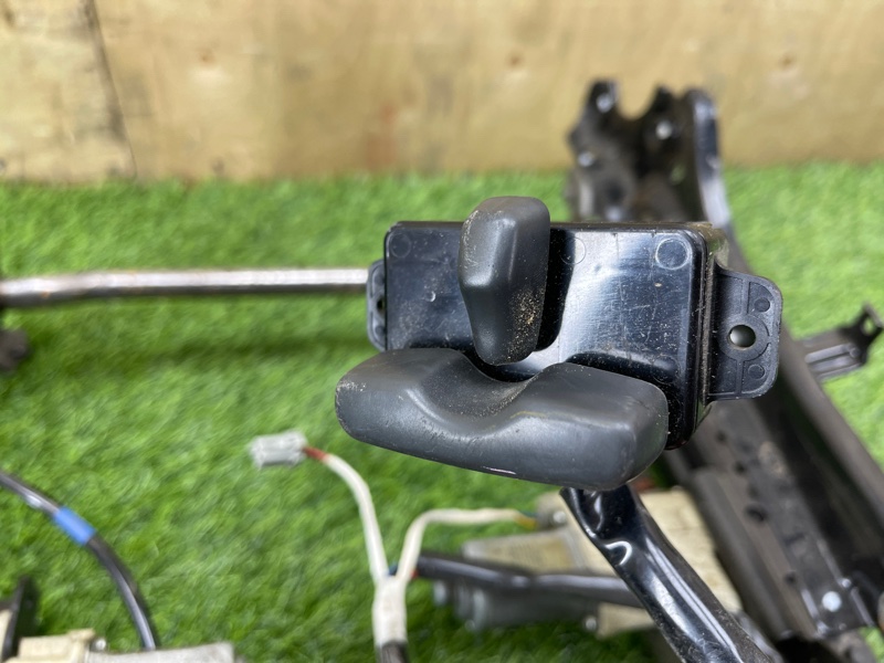 Крепление сиденья переднее левое Legacy 2009 #49 (ПРОБЕГ 104 131km) BPE EZ30D