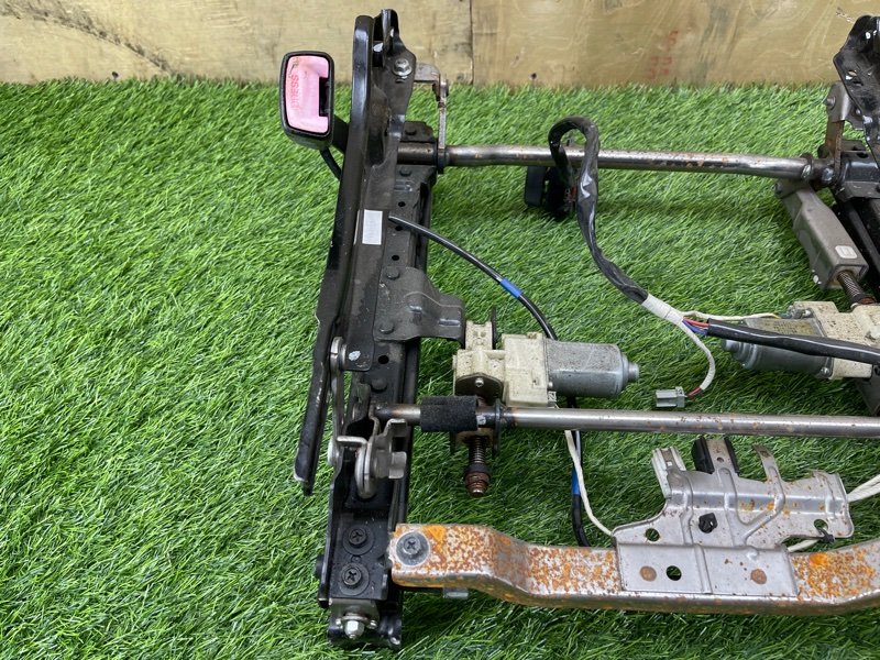 Крепление сиденья переднее левое Legacy 2009 #49 (ПРОБЕГ 104 131km) BPE EZ30D