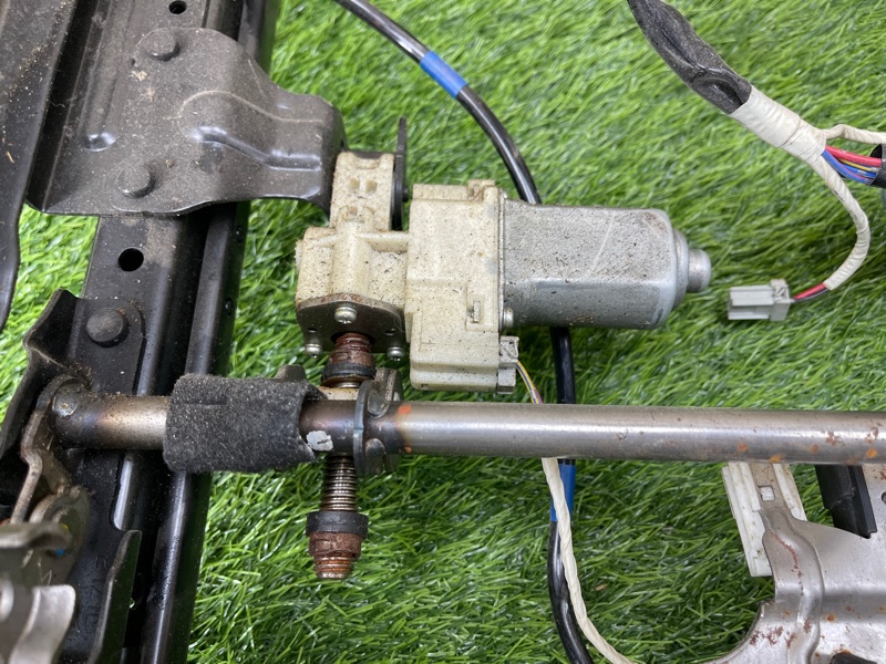 Крепление сиденья переднее левое Legacy 2009 #49 (ПРОБЕГ 104 131km) BPE EZ30D