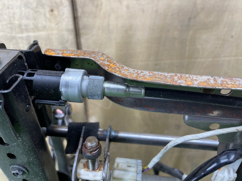 Крепление сиденья переднее левое Legacy 2009 #49 (ПРОБЕГ 104 131km) BPE EZ30D