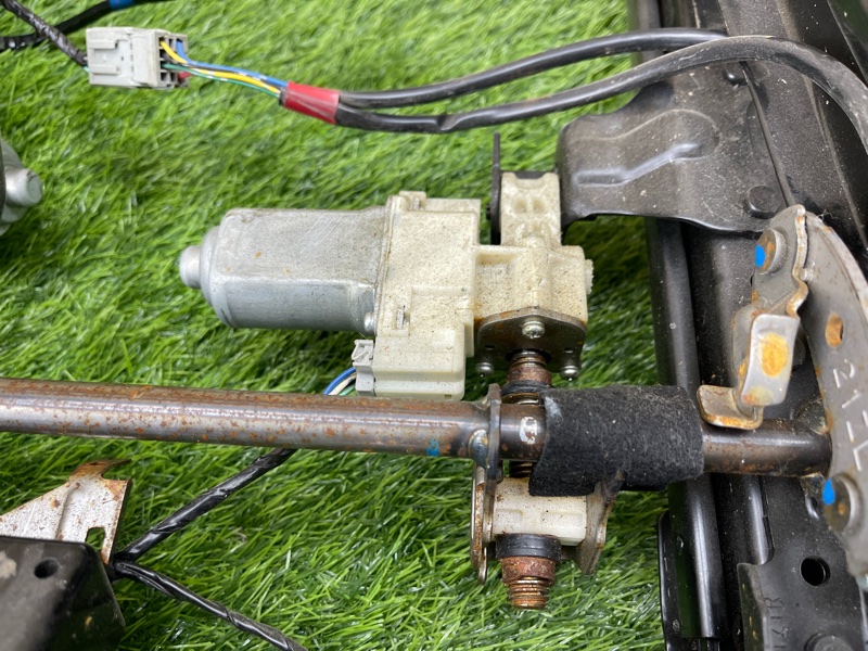 Крепление сиденья переднее правое Legacy 2009 #49 (ПРОБЕГ 104 131km) BPE EZ30D