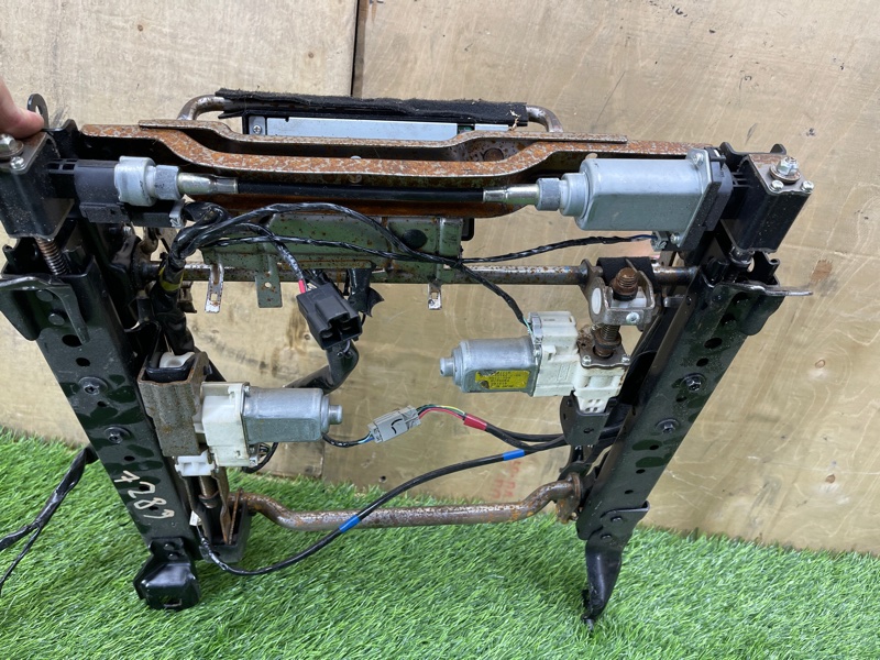 Крепление сиденья переднее правое Legacy 2009 #49 (ПРОБЕГ 104 131km) BPE EZ30D