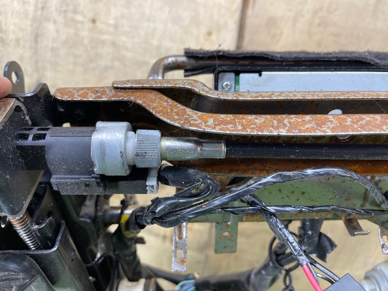 Крепление сиденья переднее правое Legacy 2009 #49 (ПРОБЕГ 104 131km) BPE EZ30D