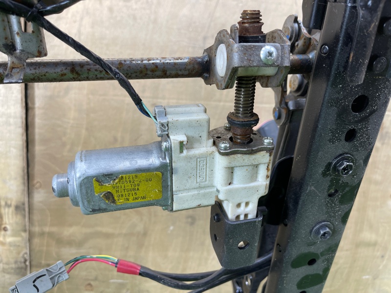 Крепление сиденья переднее правое Legacy 2009 #49 (ПРОБЕГ 104 131km) BPE EZ30D