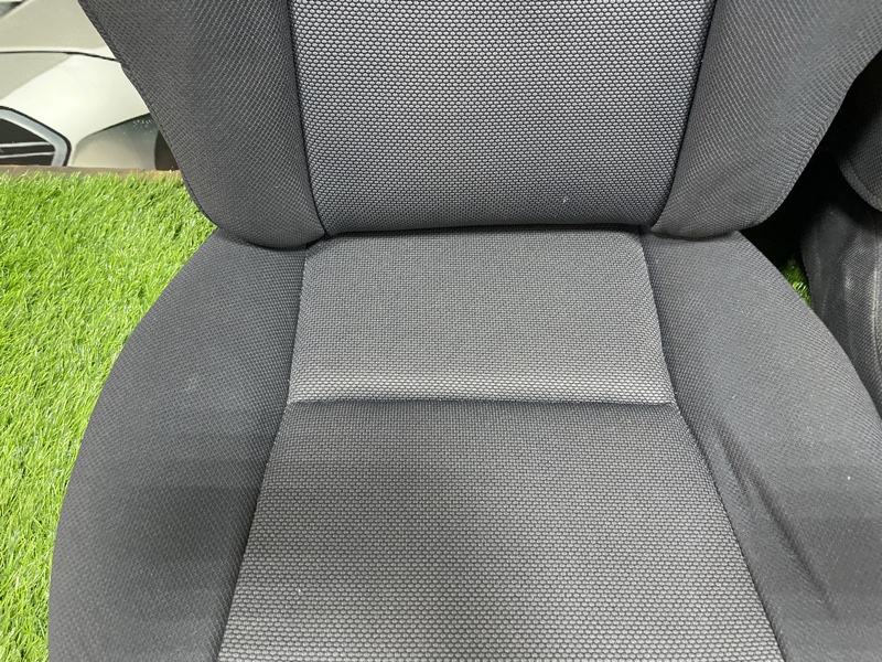 Обшивка сидений передняя VOLTZ 2002г #73 (ПРОБЕГ 89 181km) ZZE136 1ZZFE