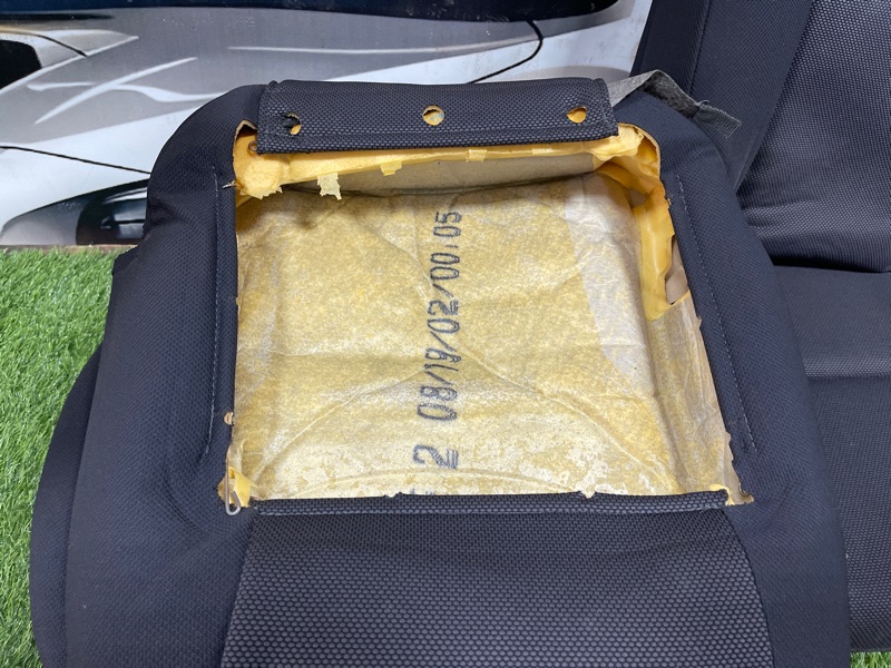 Обшивка сидений передняя VOLTZ 2002г #73 (ПРОБЕГ 89 181km) ZZE136 1ZZFE