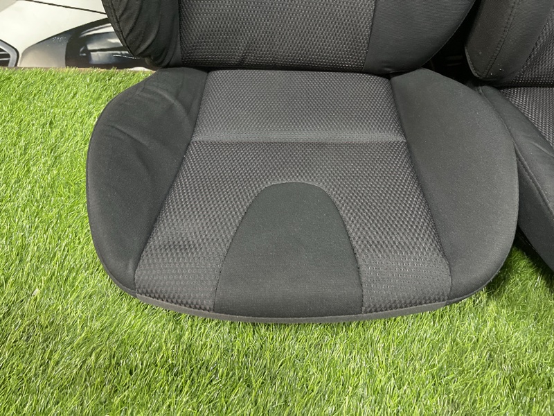 Обшивка сидений передняя Axela 2008г #64 (ПРОБЕГ 24 610km) BKEP LF-VE