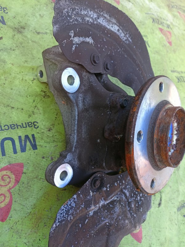 Кулак поворотный передний правый BMW X1 E84 N46B20BD 2.0L