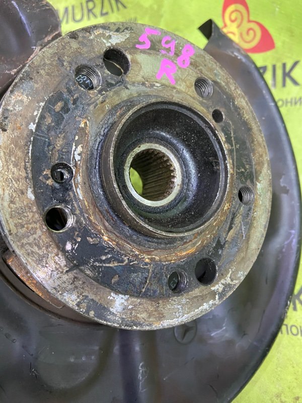 Кулак подвески задний правый E 1996 W210 104.995 3.2L