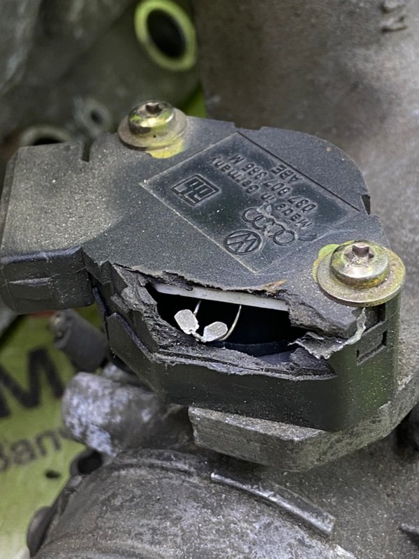 Коллектор впускной MULTIVAN 1995 T4 ACU 2.5L