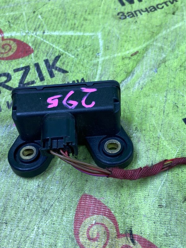 Датчик ускорения CLK 2008 W209 om 642.910 3.0L