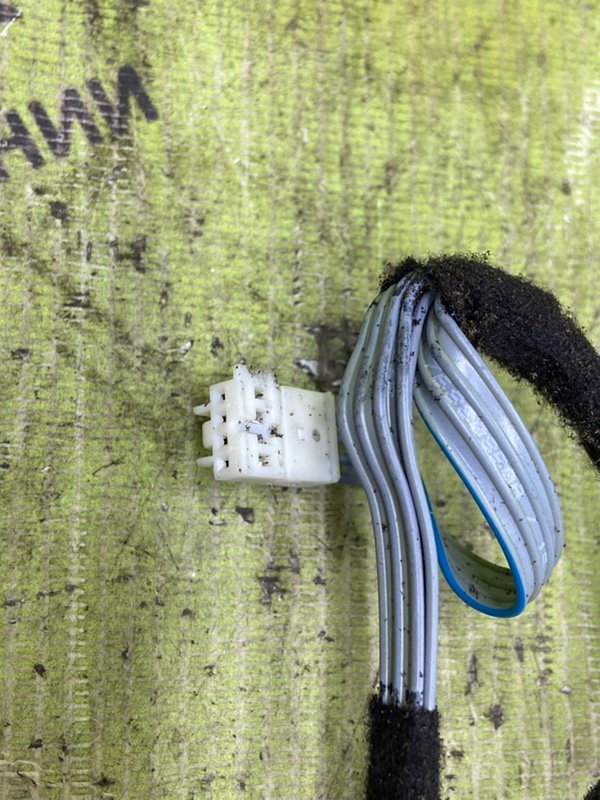 Проводка двери передняя C 2008 W204 m 271.950