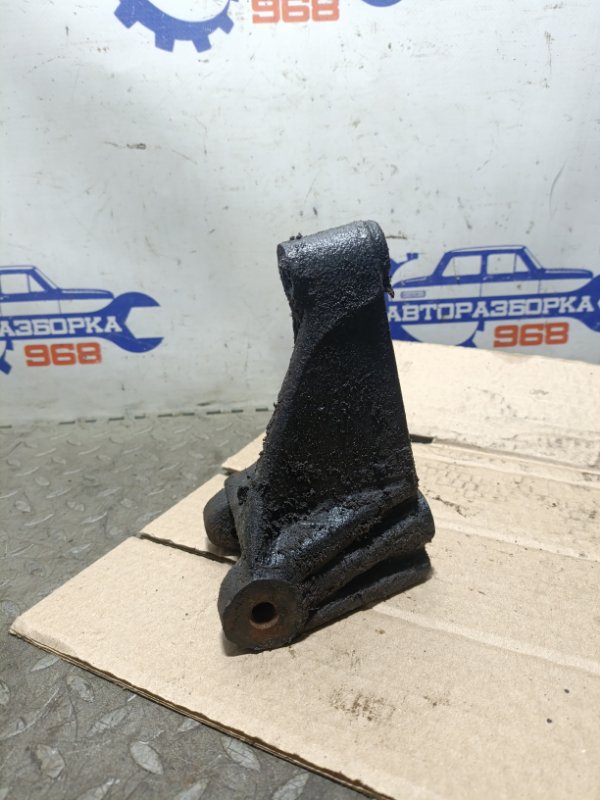 Кронштейн генератора Nissan Almera N15 GA14