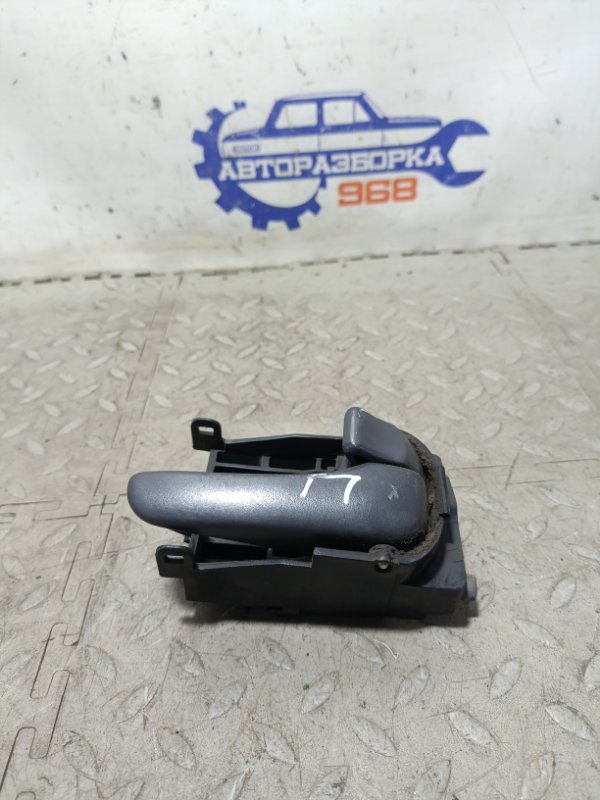 Внутренняя ручка двери правая Primera 1996 P11 SR20