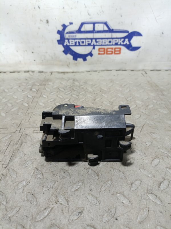 Внутренняя ручка двери правая Nissan Primera P11 SR20