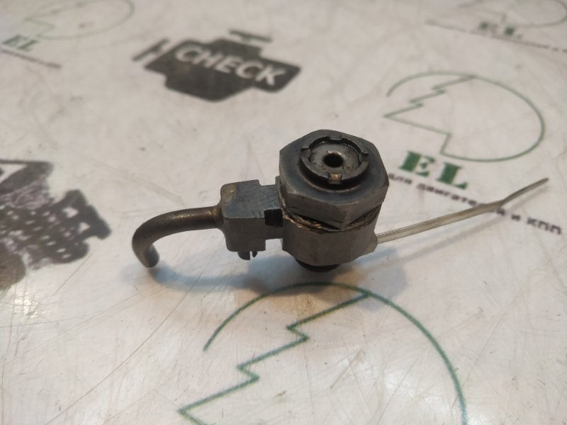 Форсунка масляная 4D55T Форсунка масляная 4D55T