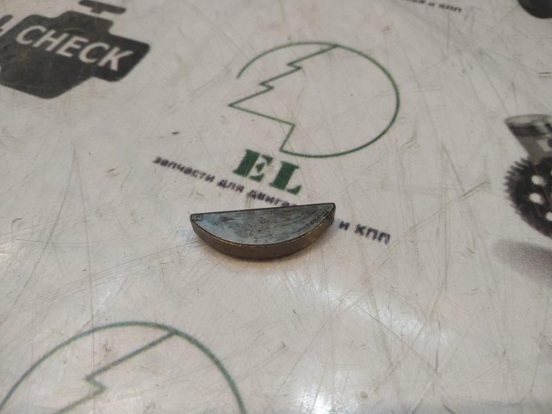 Шпонка коленвала MITSUBISHI 4D55T MD000606 Б/У