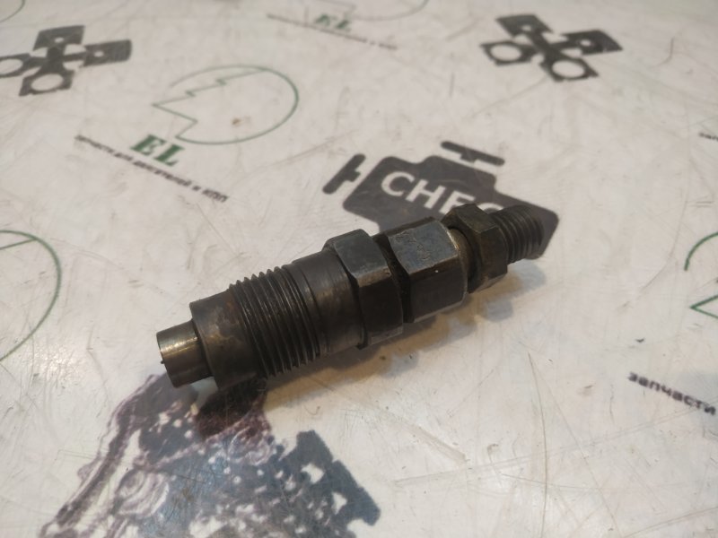 Форсунка топливная MITSUBISHI 4D55T MD074540 Б/У