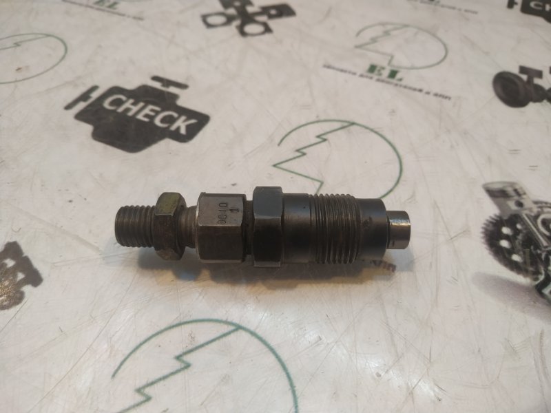 Форсунка топливная MITSUBISHI 4D55T MD074540 Б/У