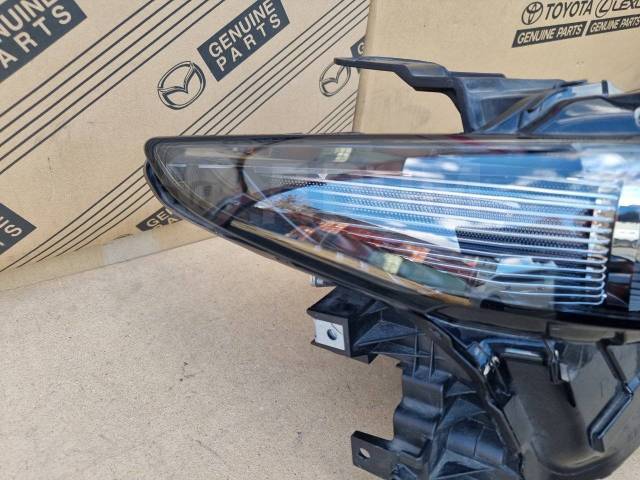 Фара правая Axela BP5P Фара правая Axela BP5P