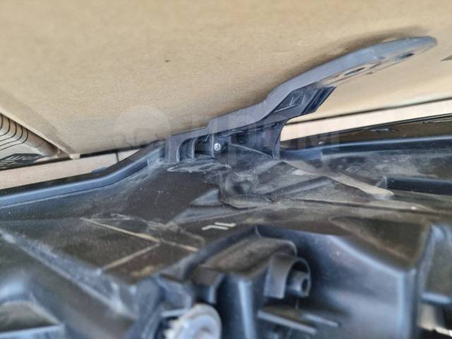 Фара правая Axela BP5P Фара правая Axela BP5P