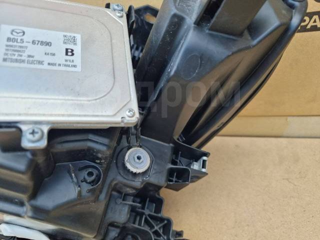 Фара правая Axela BP5P Фара правая Axela BP5P