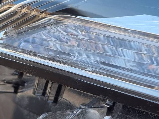 Фара передняя левая Toyota Camry ( XV70 ) Фара передняя левая Toyota Camry ( XV70 )