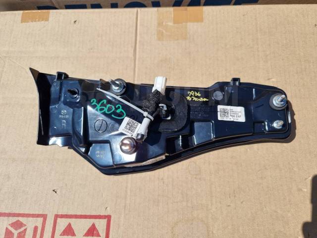 Стоп-сигнал правый CX-30 DM Стоп-сигнал правый CX-30 DM