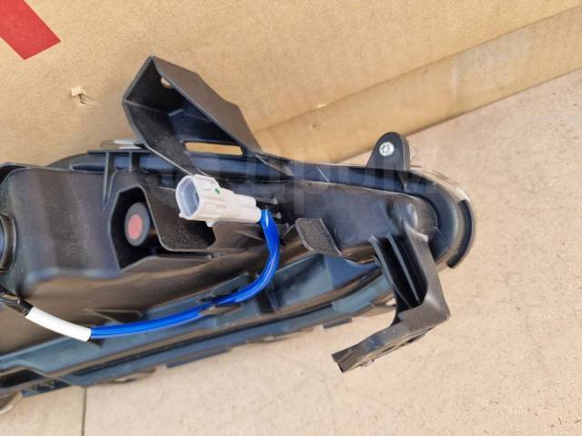 Фара светодиодная передняя левая Delica D:5 2018-2023 CV1W