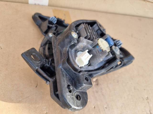 Фара противотуманная правая Demio DJ3AS