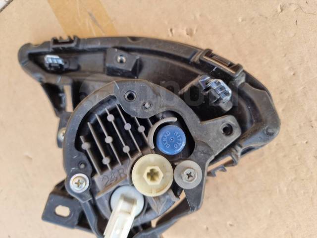 Фара противотуманная правая Demio DJ3AS