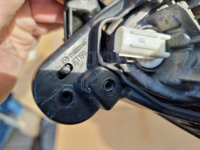 Фара противотуманная правая Demio DJ3AS