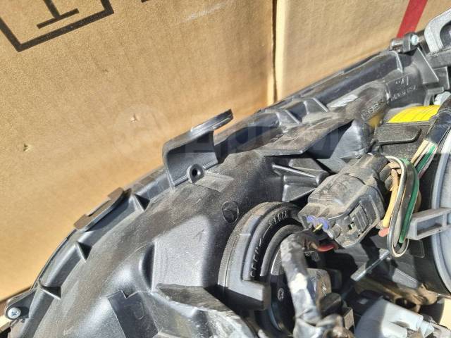 Фара правая Legacy BL5 Фара правая Legacy BL5