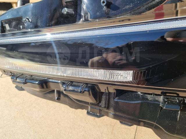 Фара передняя левая Prius MXWH60