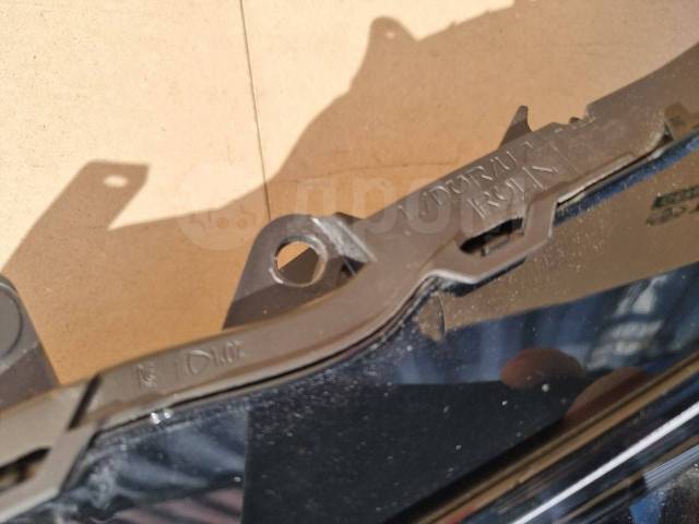 Фара передняя левая Prius MXWH60