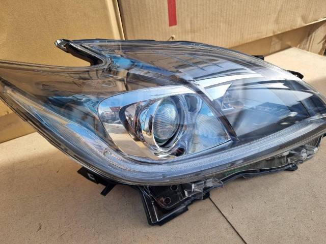 Фара правая Prius ZVW30 2ZRFXE Фара правая Prius ZVW30 2ZRFXE