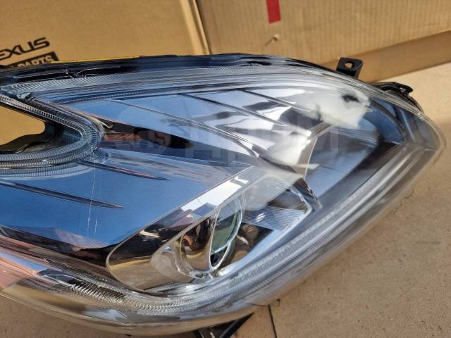 Фара правая Prius ZVW30 2ZRFXE Фара правая Prius ZVW30 2ZRFXE