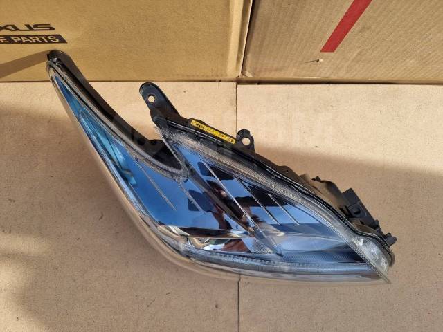 Фара правая Prius ZVW30 2ZRFXE Фара правая Prius ZVW30 2ZRFXE