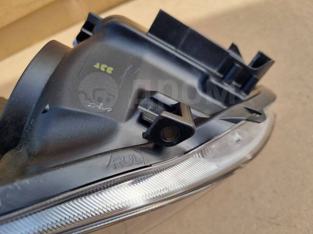 Фара правая Prius ZVW30 2ZRFXE Фара правая Prius ZVW30 2ZRFXE