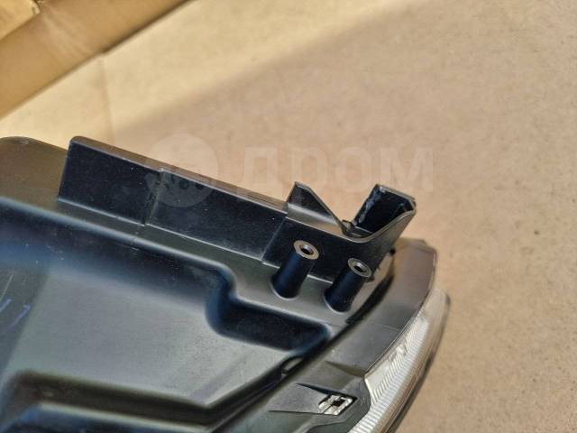 Фара правая Prius ZVW30 2ZRFXE Фара правая Prius ZVW30 2ZRFXE