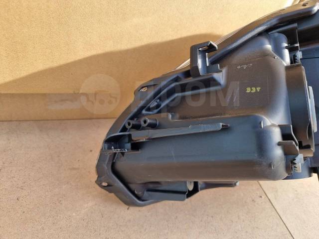 Фара правая Prius ZVW30 2ZRFXE Фара правая Prius ZVW30 2ZRFXE