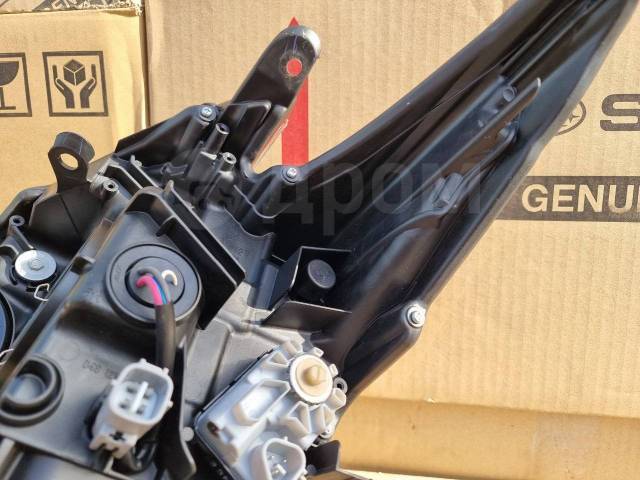 Фара правая Prius ZVW30 2ZRFXE Фара правая Prius ZVW30 2ZRFXE