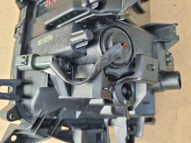 Фара правая RVR GA3W
