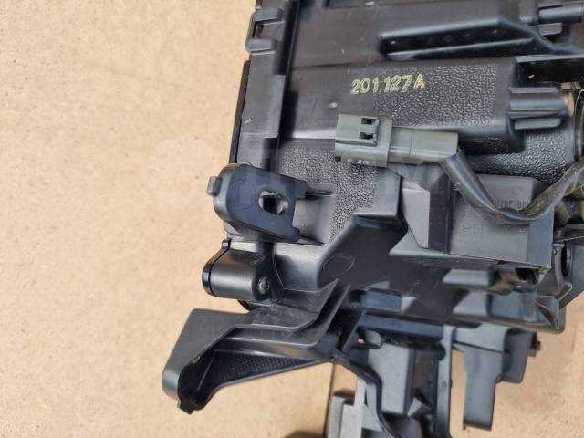 Фара правая RVR GA3W