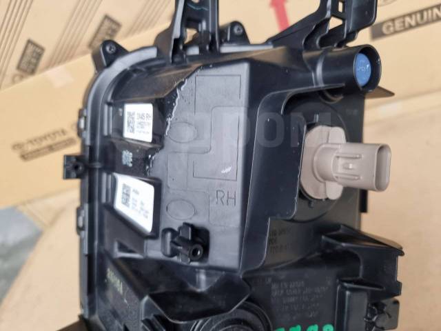 Фара правая RVR GA3W