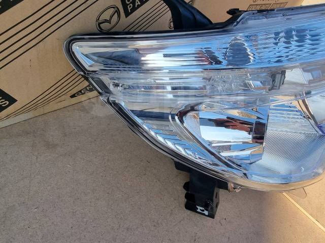 Фара правая Serena C26