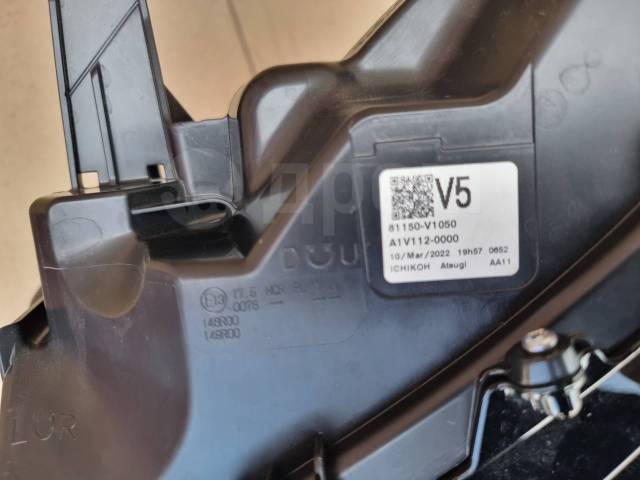 Фара левая Voxy ZWR90W Фара левая Voxy ZWR90W